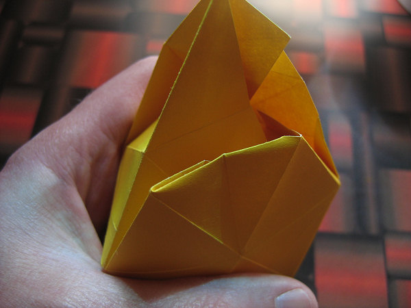 icosahedron_wrap_around_the_dark_paper_007.jpg  