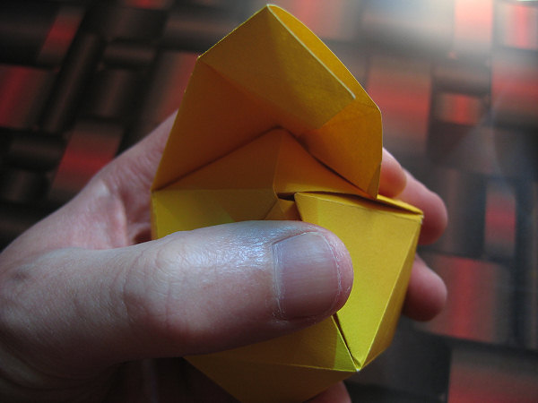 icosahedron_wrap_around_the_dark_paper_008.jpg  